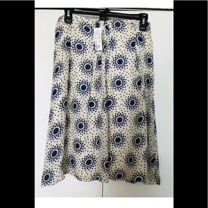 Club Monaco 100% Silk Skirt Size 2 New with Tags